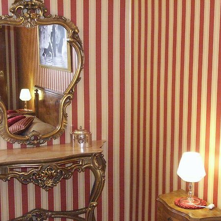 Le Sorelle Lumiere Bed and Breakfast Rom Rum bild